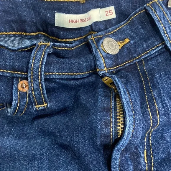 levis - Picture 2 of 3